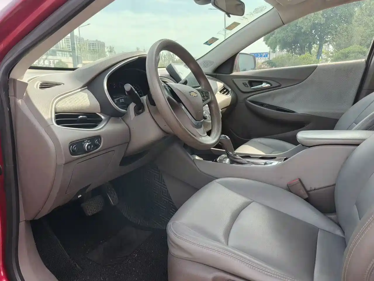 Photo 5 - Chevrolet Malibu XL