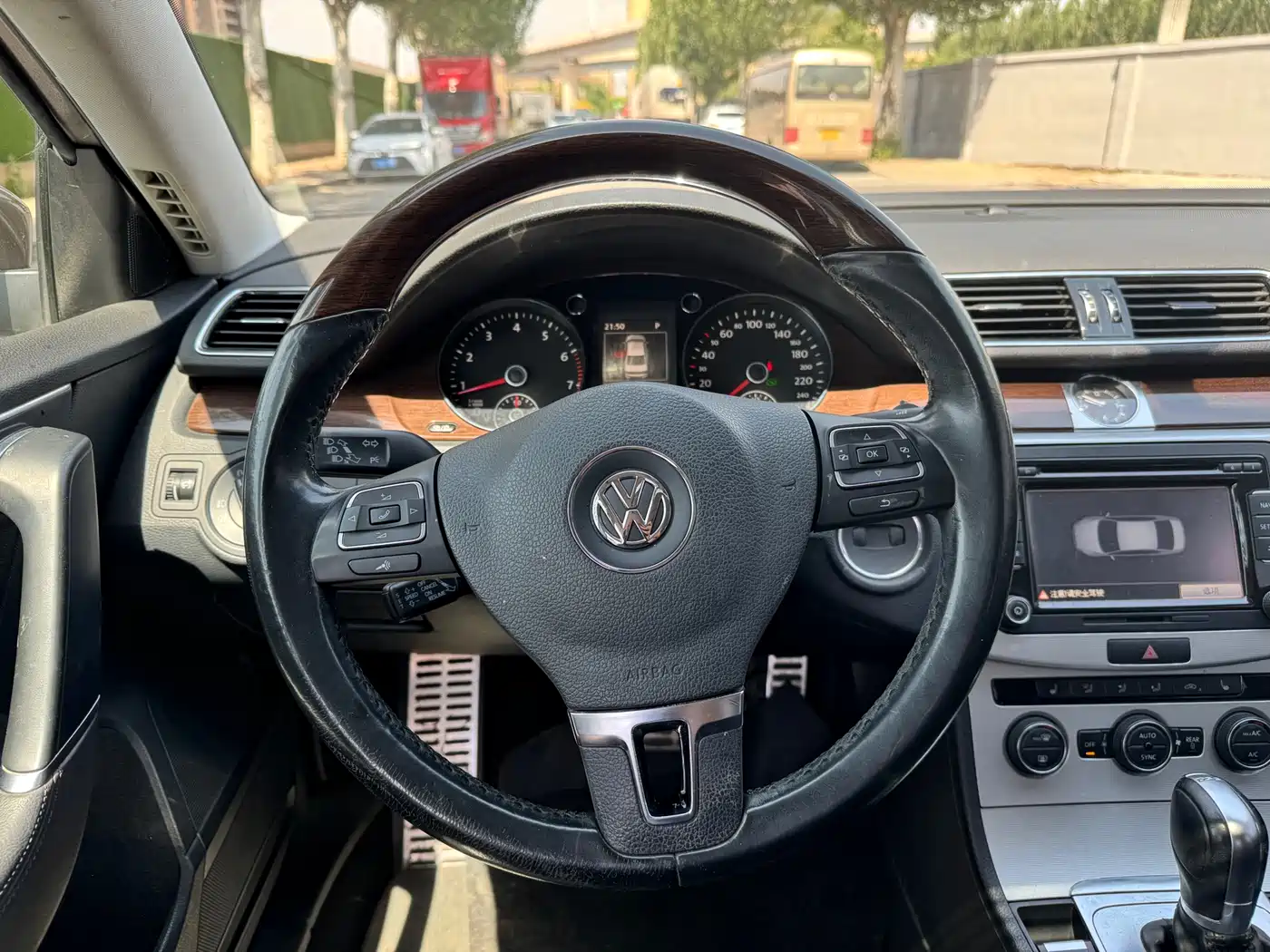 Volkswagen Magotan 2015 Facelift 1.8TSI Premium фото 8