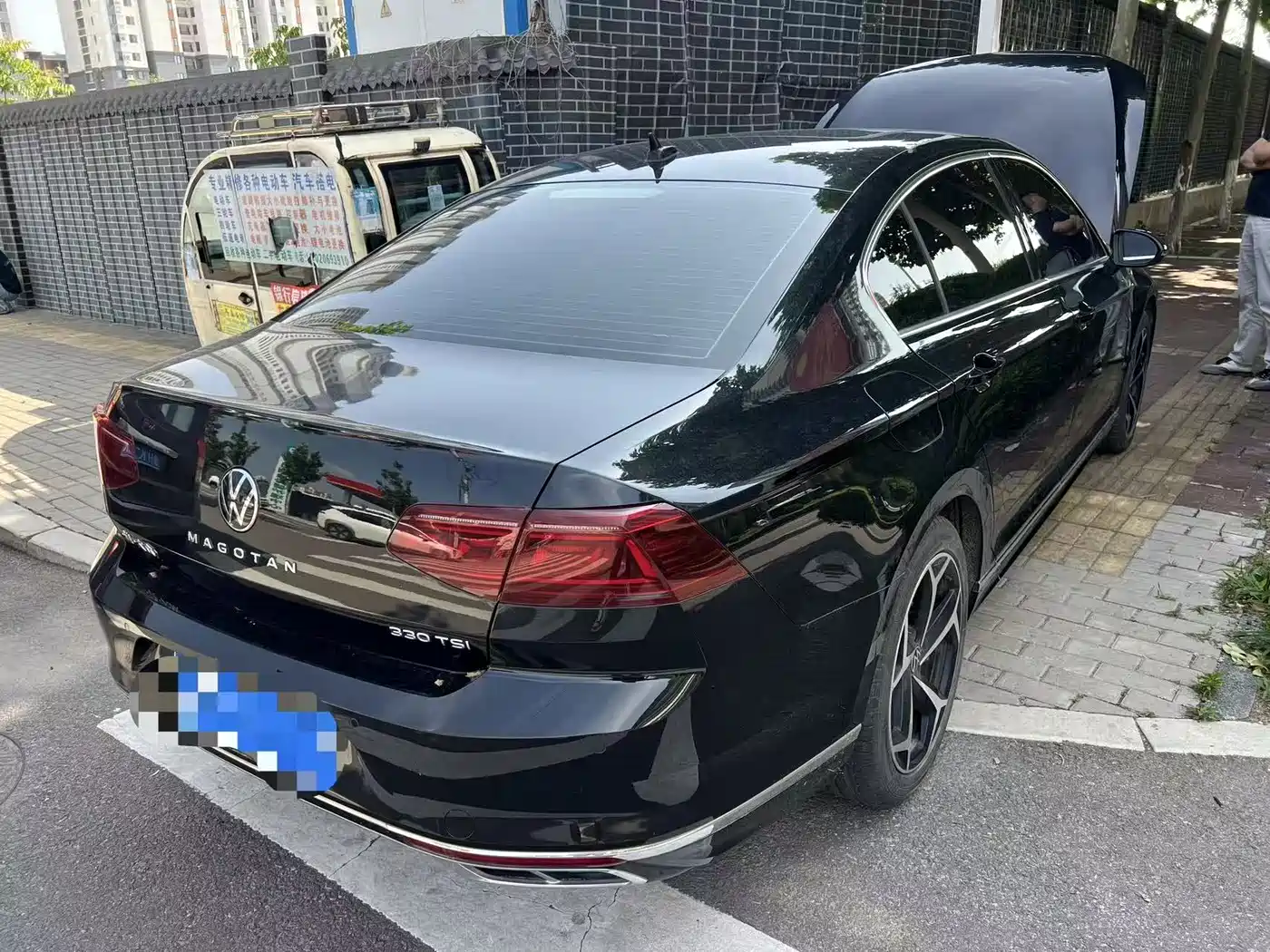 Volkswagen Magotan 2023 2 Million Units Anniversary Edition 330TSI DSG Leading Type фото 2
