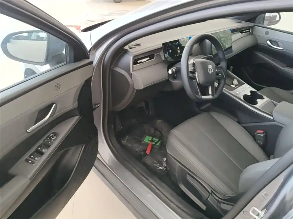 BYD Qin PLUS 2026 DM-i Smart Edition 128KM Progressive фото 16