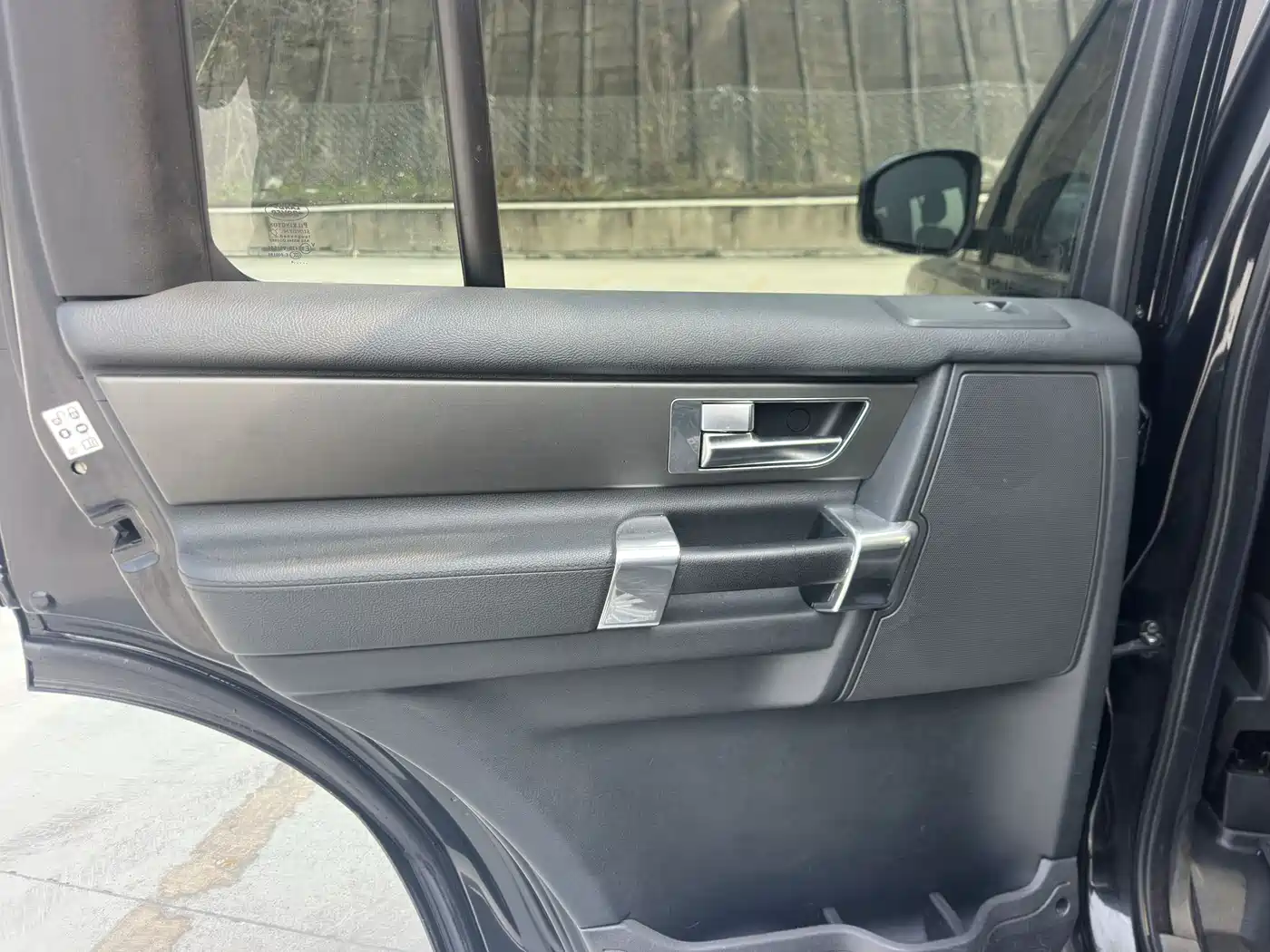 Land Rover Discovery 2014 3.0 SDV6 HSE Diesel фото 12