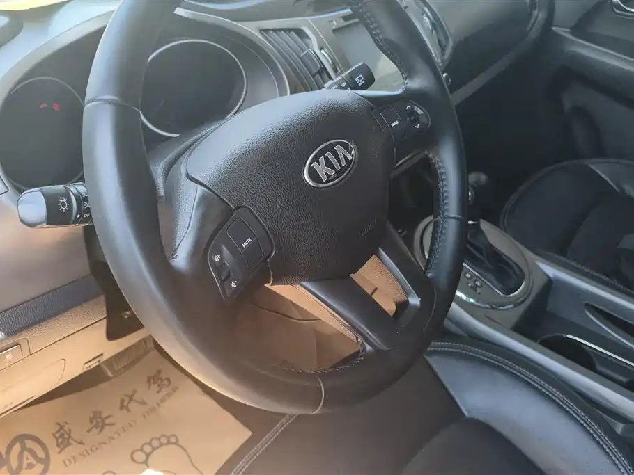 Kia Sportage 2016 2.0L Automatic 2WD GLS фото 15
