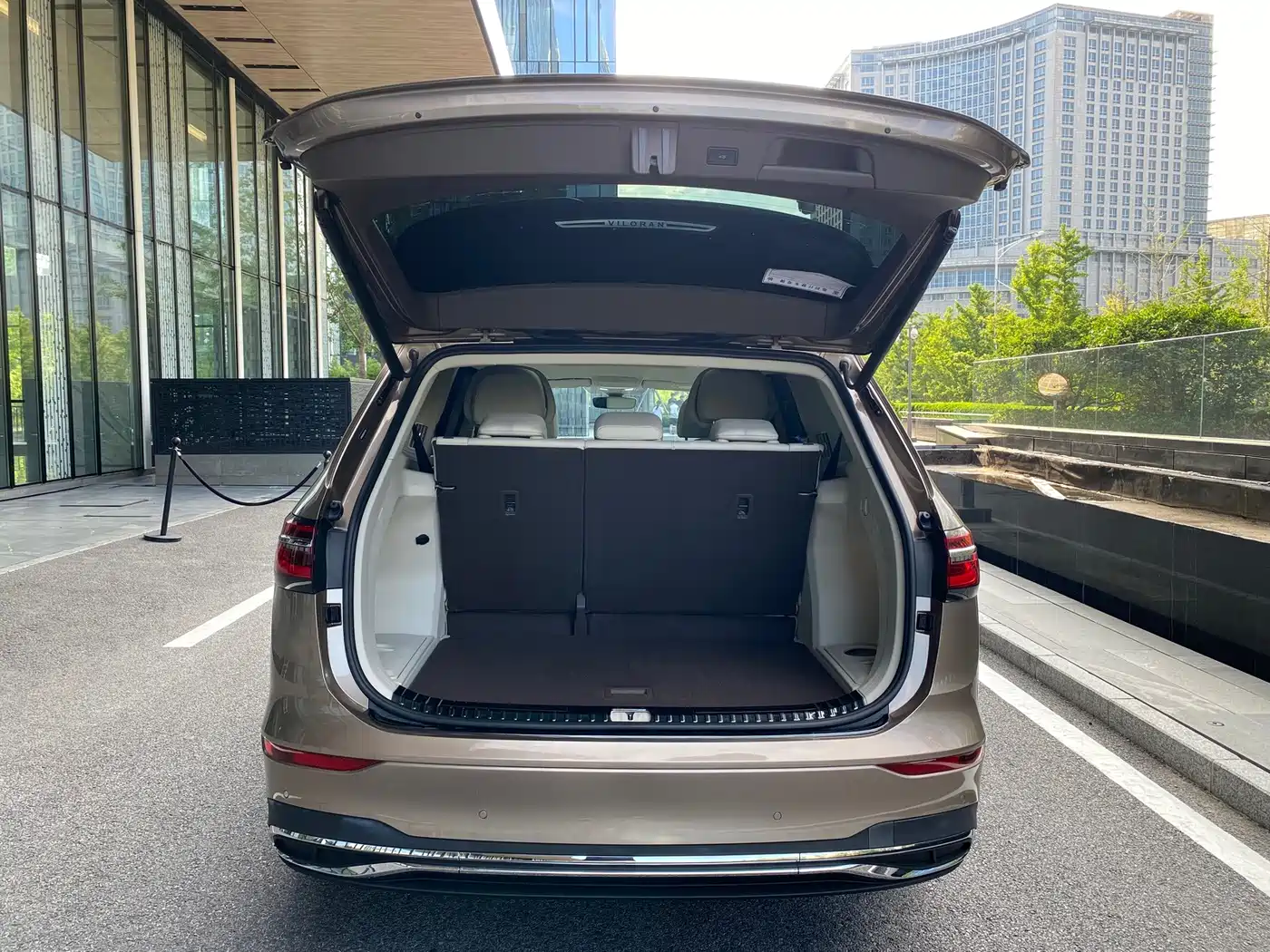 Volkswagen Viloran 2020 2020 380TSI Premium