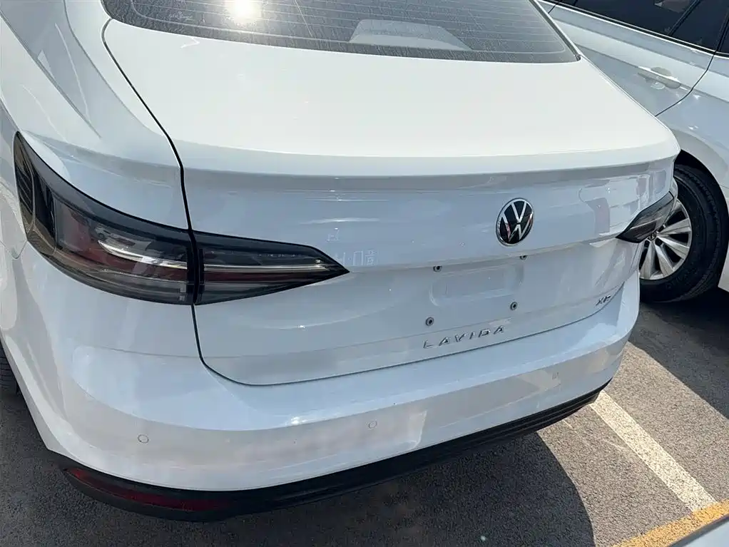 Volkswagen Lavida 2023 Xinrui 1.5L Auto Xinyi Edition фото 13