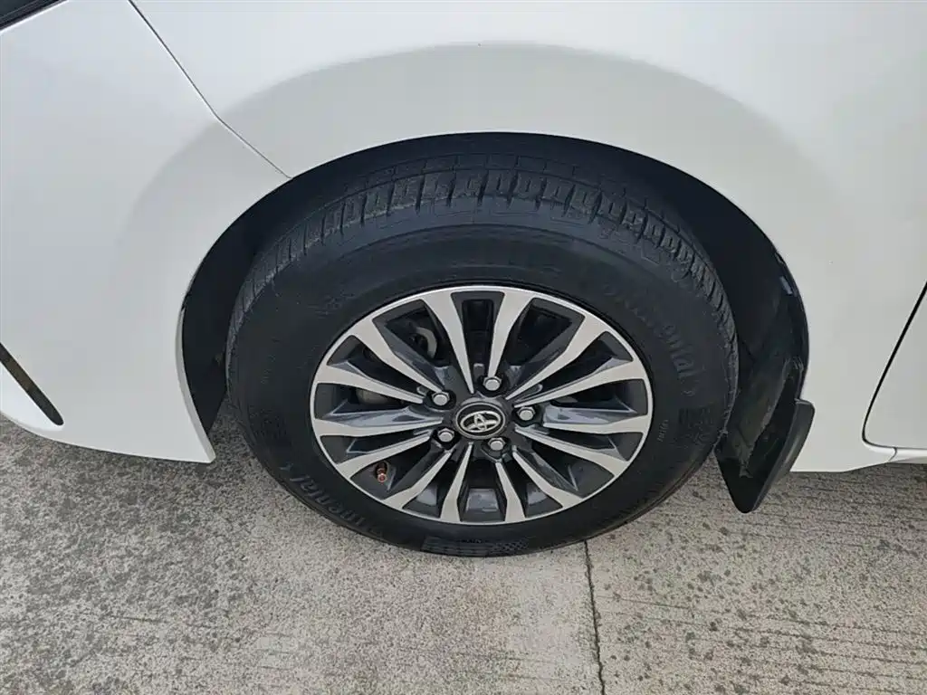 Toyota Corolla 2017 Facelift 1.2T S-CVT GL-i фото 23