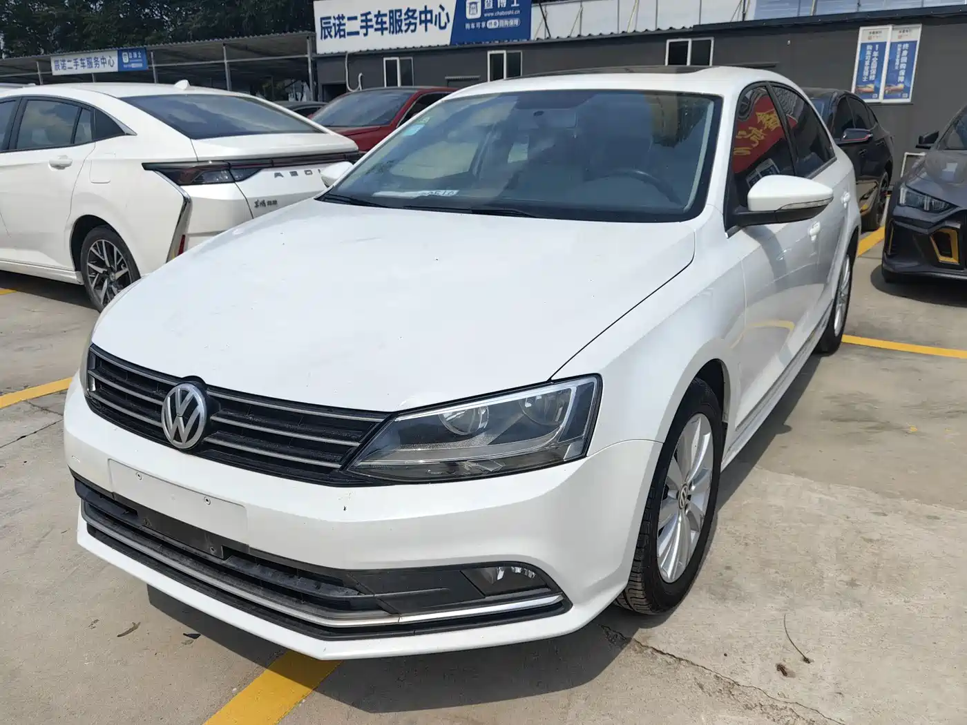 Volkswagen Sagitar 2015 1.6L Automatic Comfort