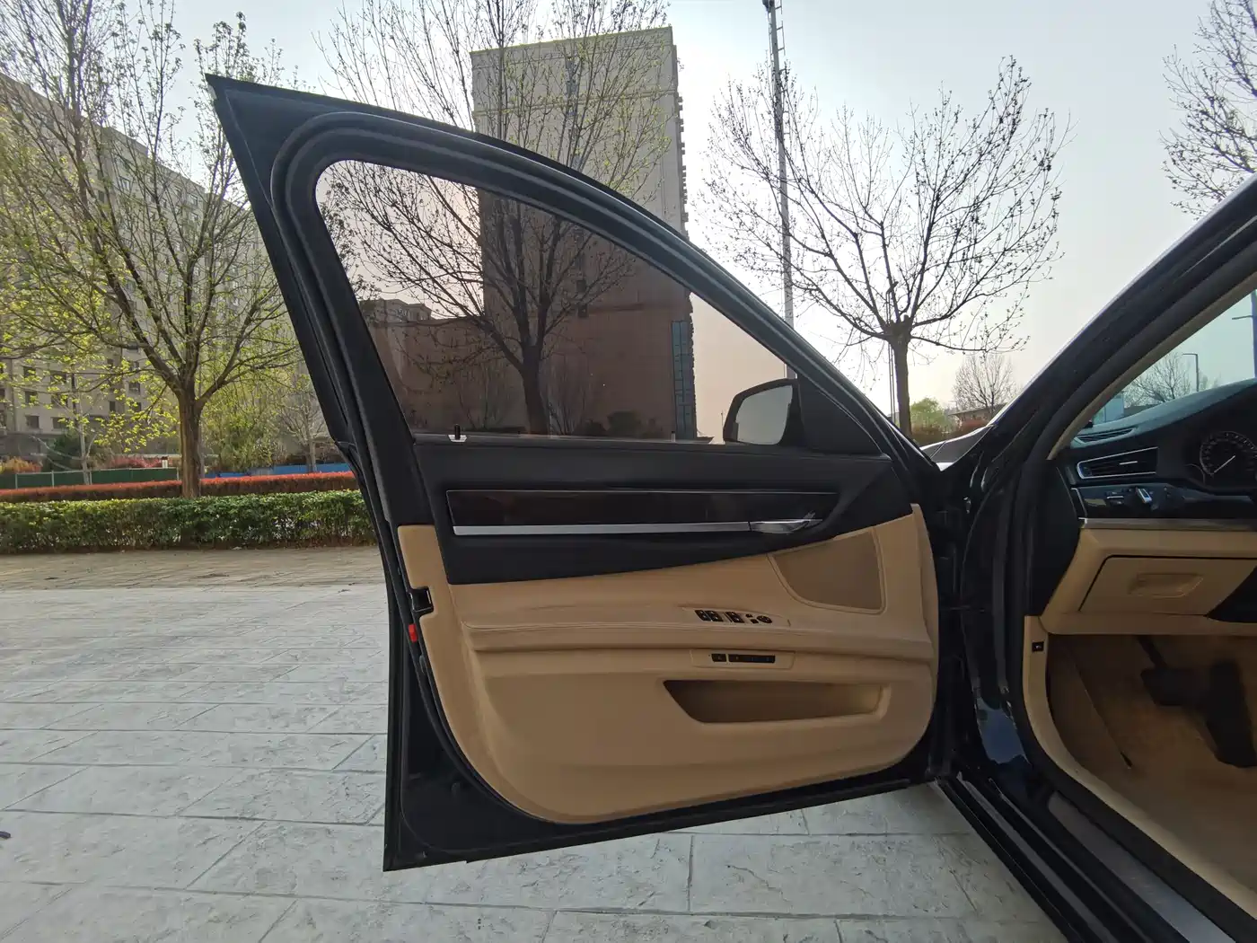 BMW 7 Series 2009 730Li Luxury фото 23