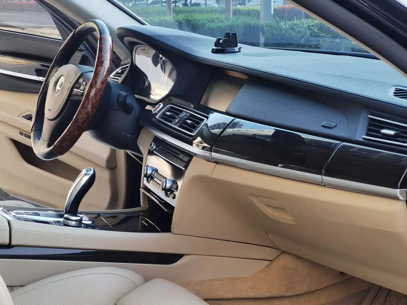 BMW 7 Series 2009 730Li Luxury фото 13