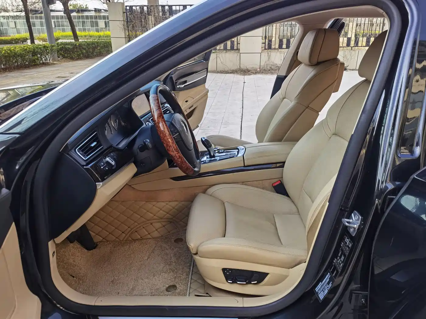 BMW 7 Series 2009 730Li Luxury фото 5