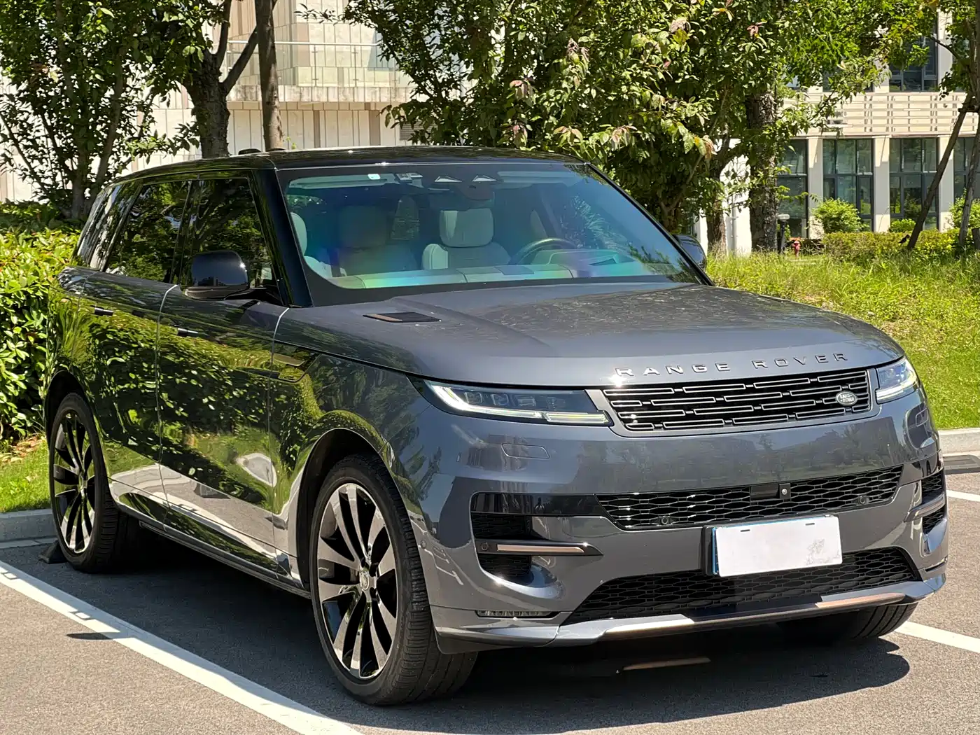 Land Rover Range Rover Sport 2023 400PS Launch Edition фото 3