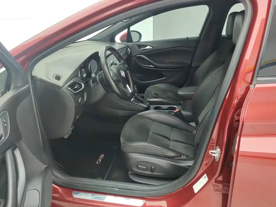 Photo 9 - Buick Verano