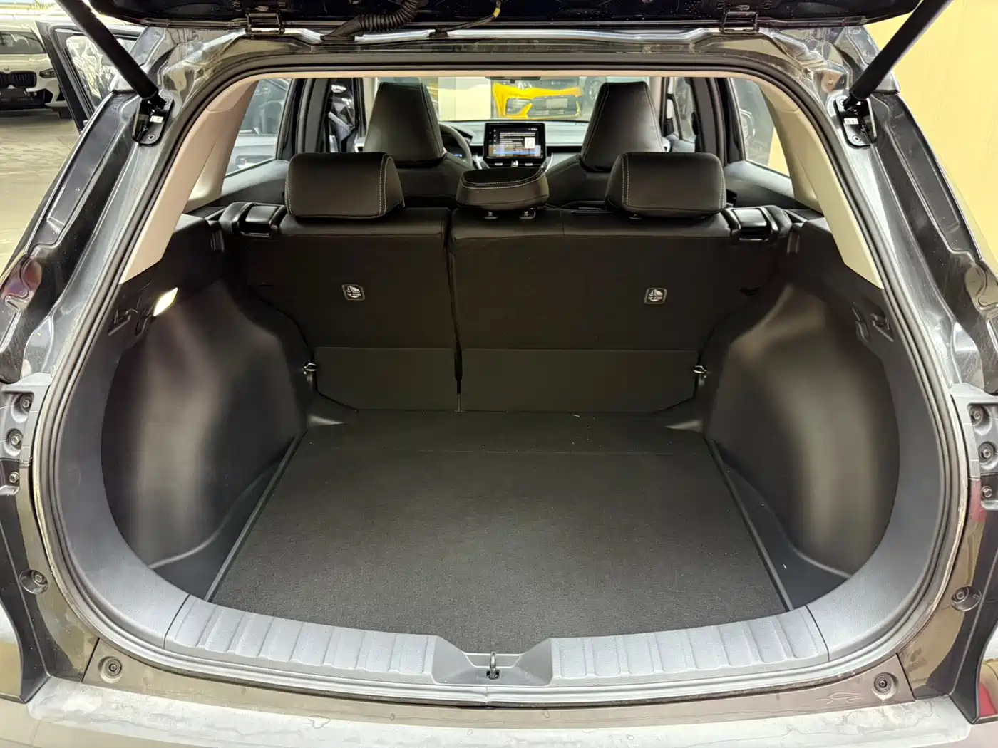 Toyota Corolla Cross 2022 2.0L Premium Edition фото 15