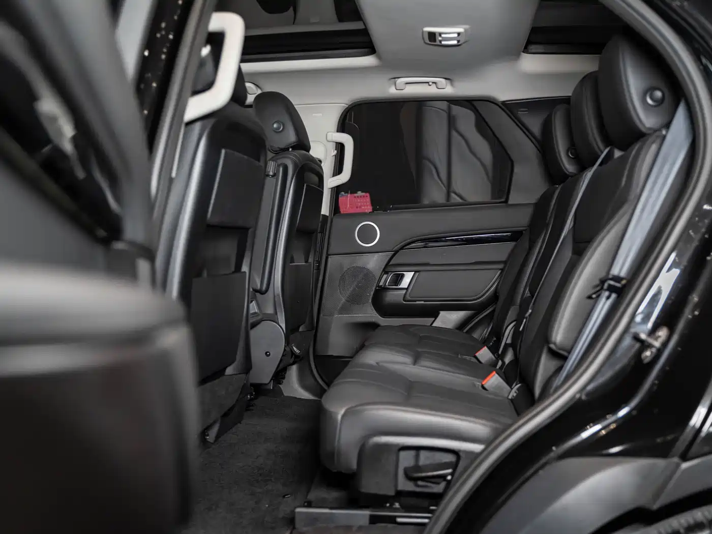 Land Rover Discovery 2018 3.0 SC V6 SE фото 15
