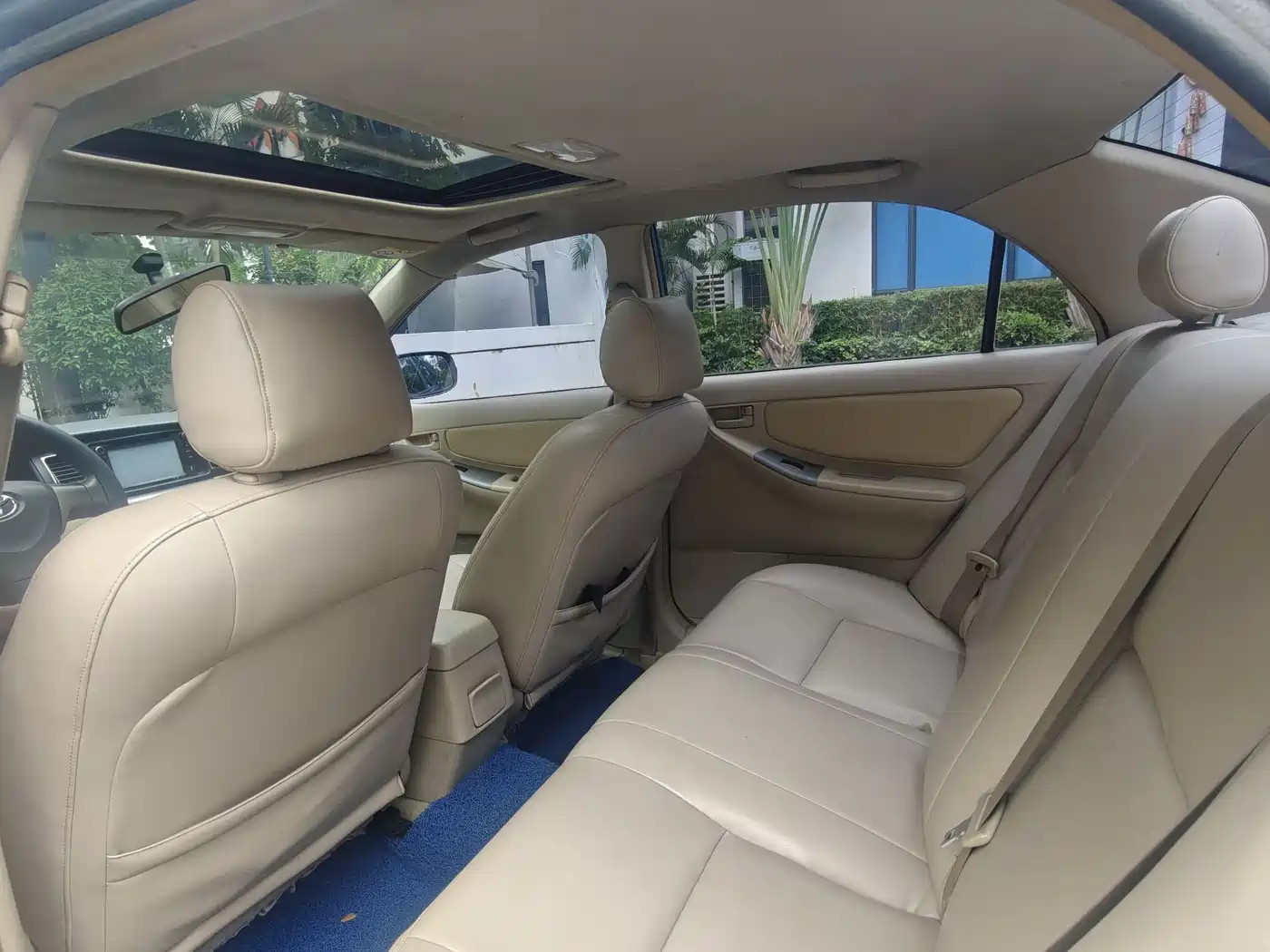 Toyota Corolla 2013 1.6L Automatic Luxury фото 15