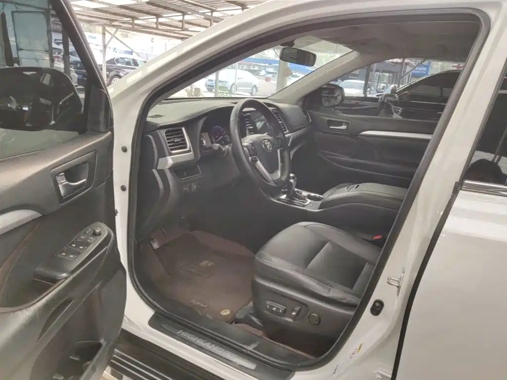 Toyota Highlander 2015 2.0T AWD Luxury Edition 7-seater фото 16