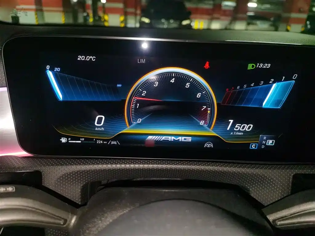 MERCEDES-BENZ CLA AMG