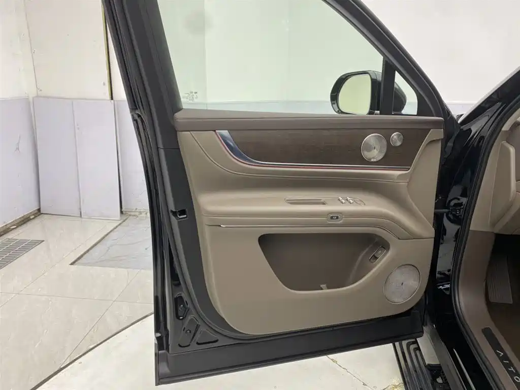 AITO Wenjie AITO M9 2025 Extended Range Ultra 52kWh 6-Seater фото 18