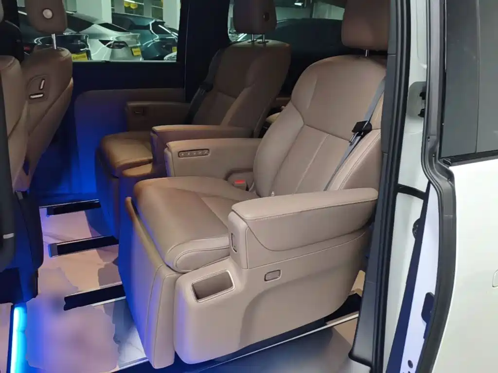Li Auto MEGA 2025 2025 Model Home Family Special Edition