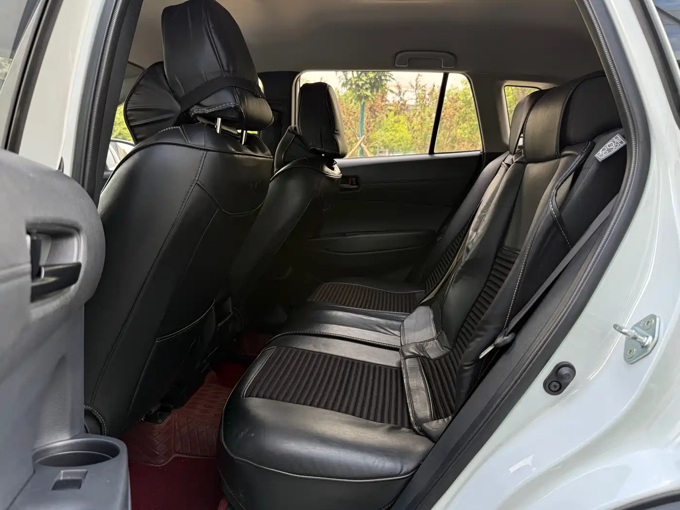 Toyota Frontlander 2024 2.0L CVT Elite Edition фото 9