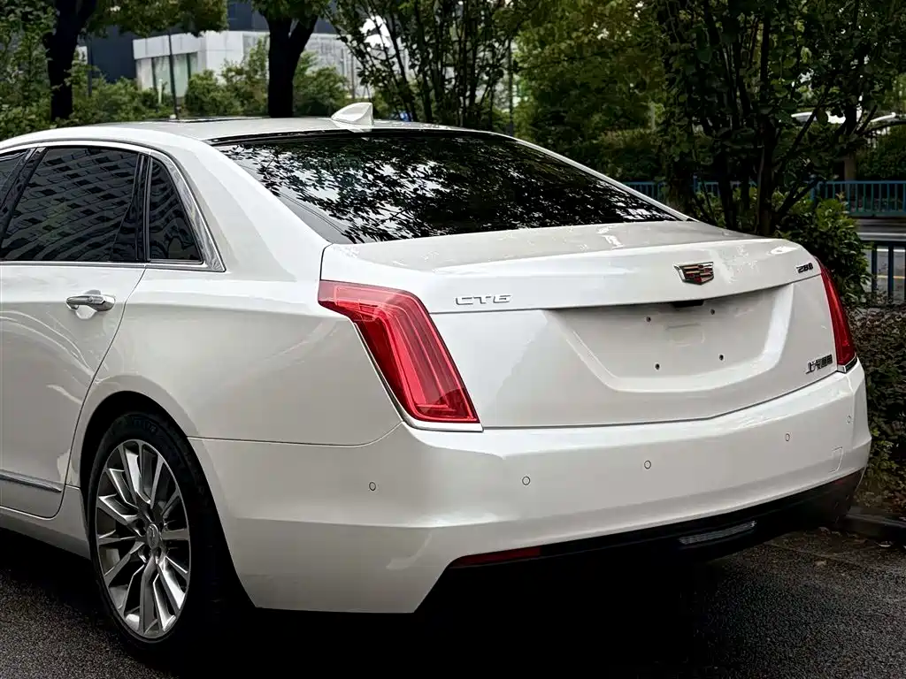 Photo 7 - Cadillac CT6