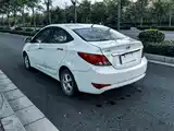Photo 6 - Hyundai Verna