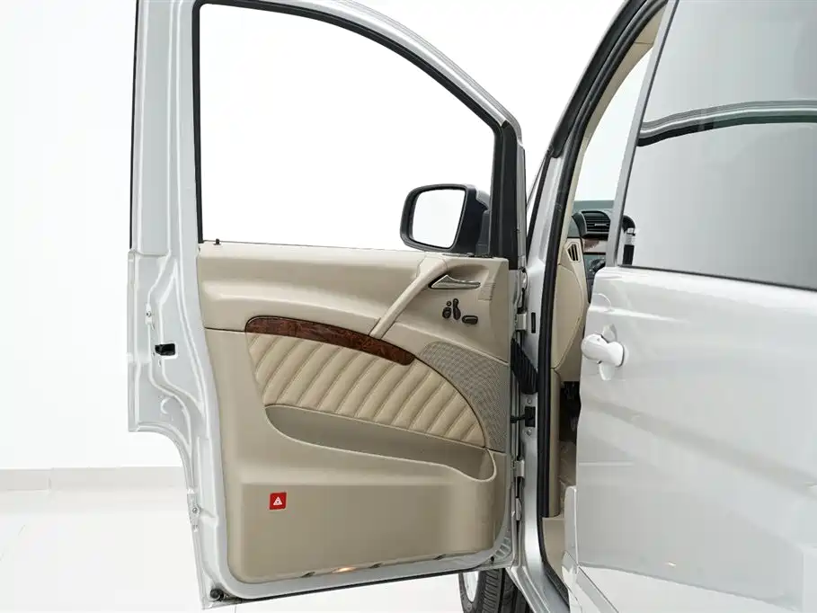 Mercedes-Benz Viano 2013 3.5L Haochi Edition фото 10