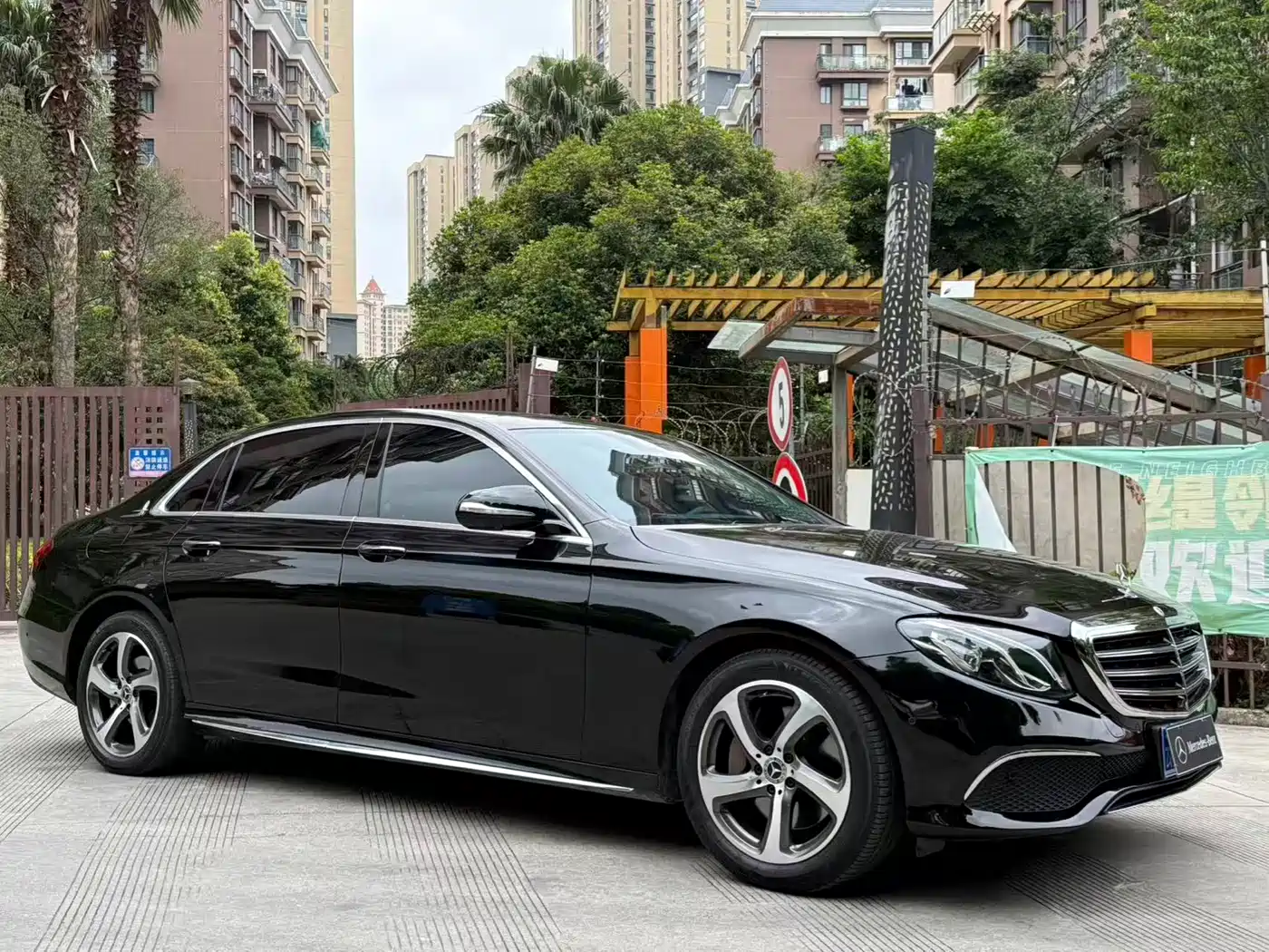 Mercedes-Benz E-Class 2017 E 300 L Luxury фото 35