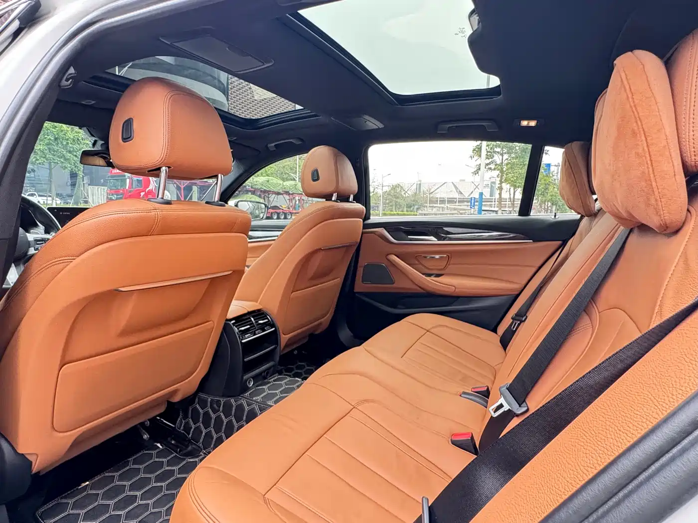 BMW 5 Series 2019 530Li Leading M Sport Package фото 16