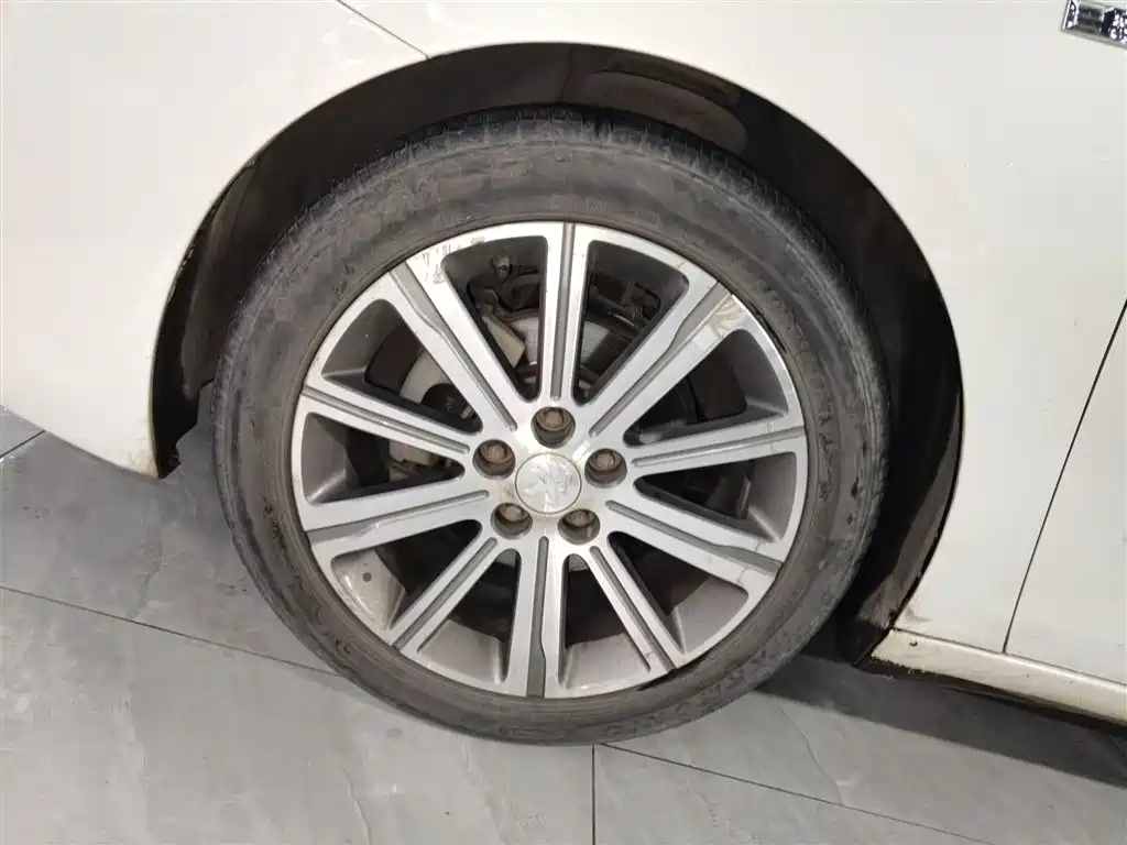 Peugeot 408 2015 Model 1.2T Automatic Luxury Edition фото 25