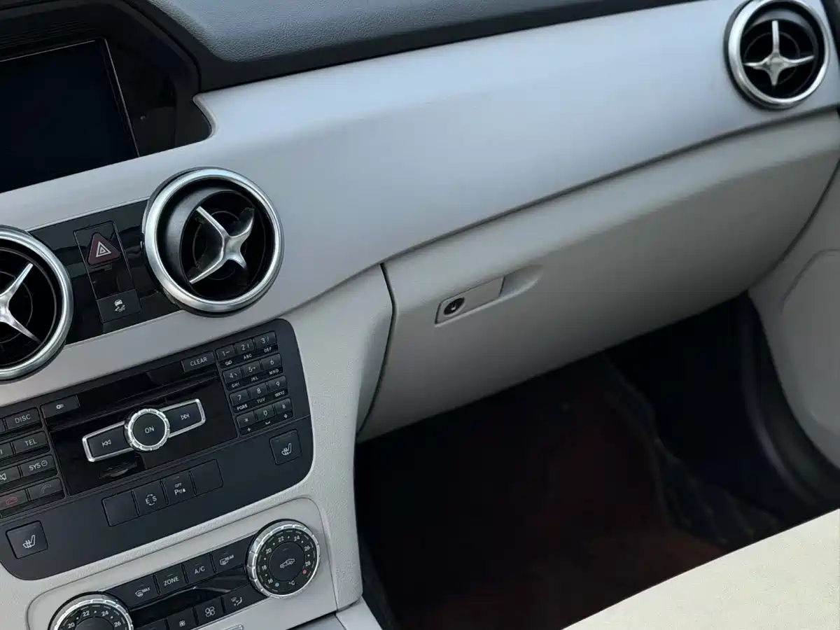 Mercedes-Benz GLK-Class 2015 GLK 300 4MATIC Luxury Ultimate Edition фото 7