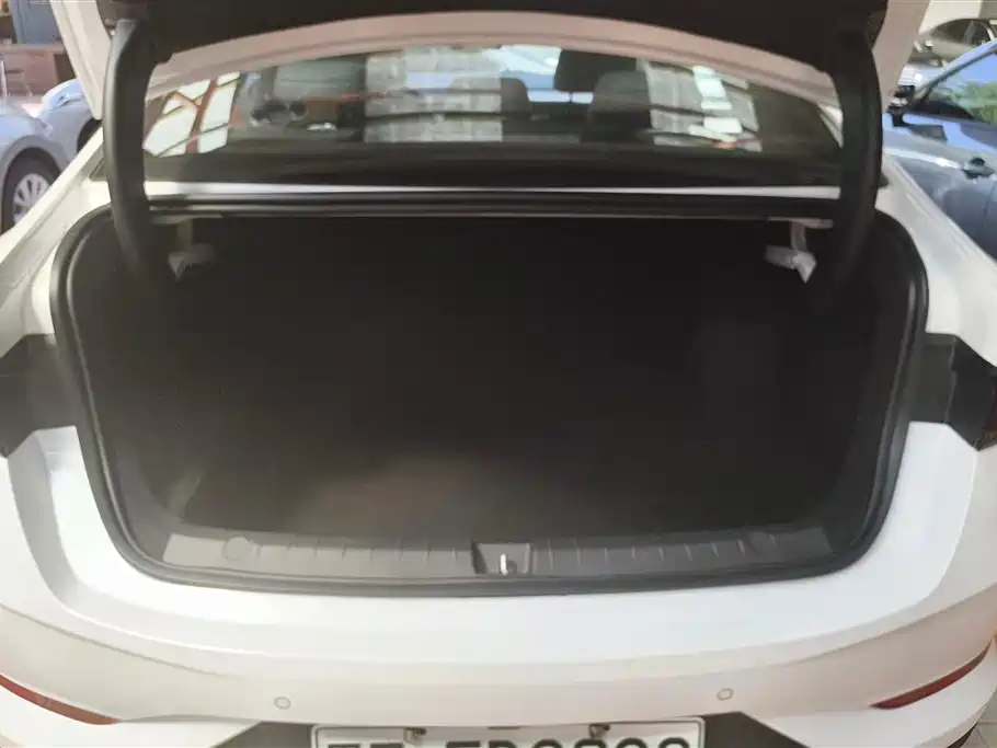 BYD Qin PLUS 2025 DM-i Smart Drive 55KM Leader фото 4