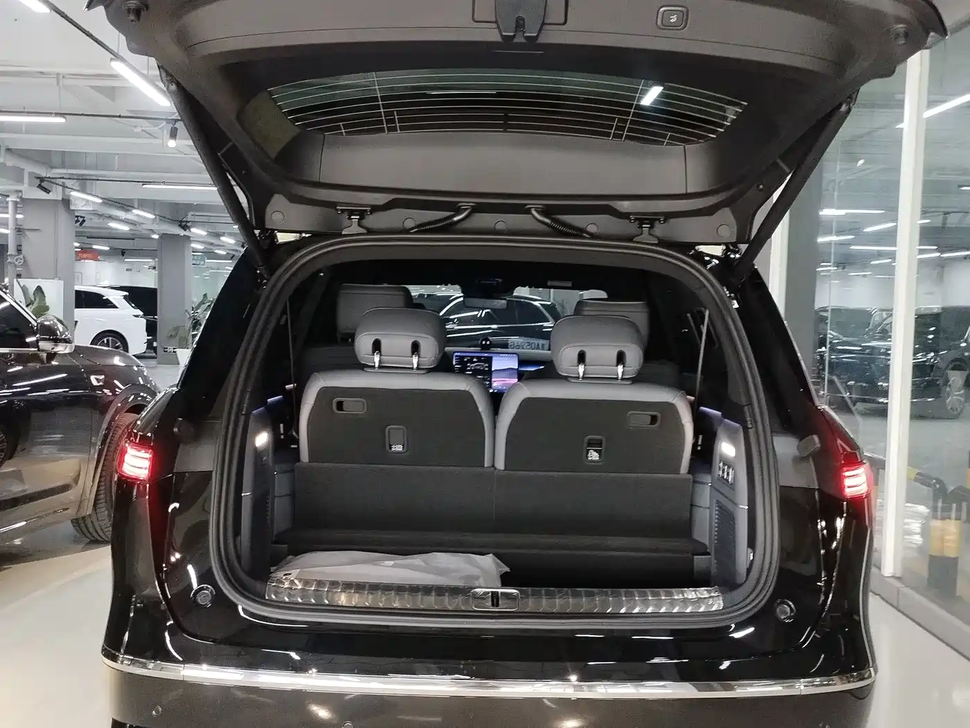 NIO ES8 2026 2025 Model 6-Seat Executive Luxury Edition