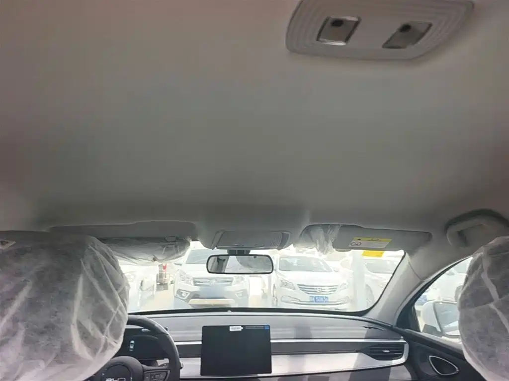 BYD Hai Bao 05 DM-i 2026 DM-i 128KM Luxury фото 18