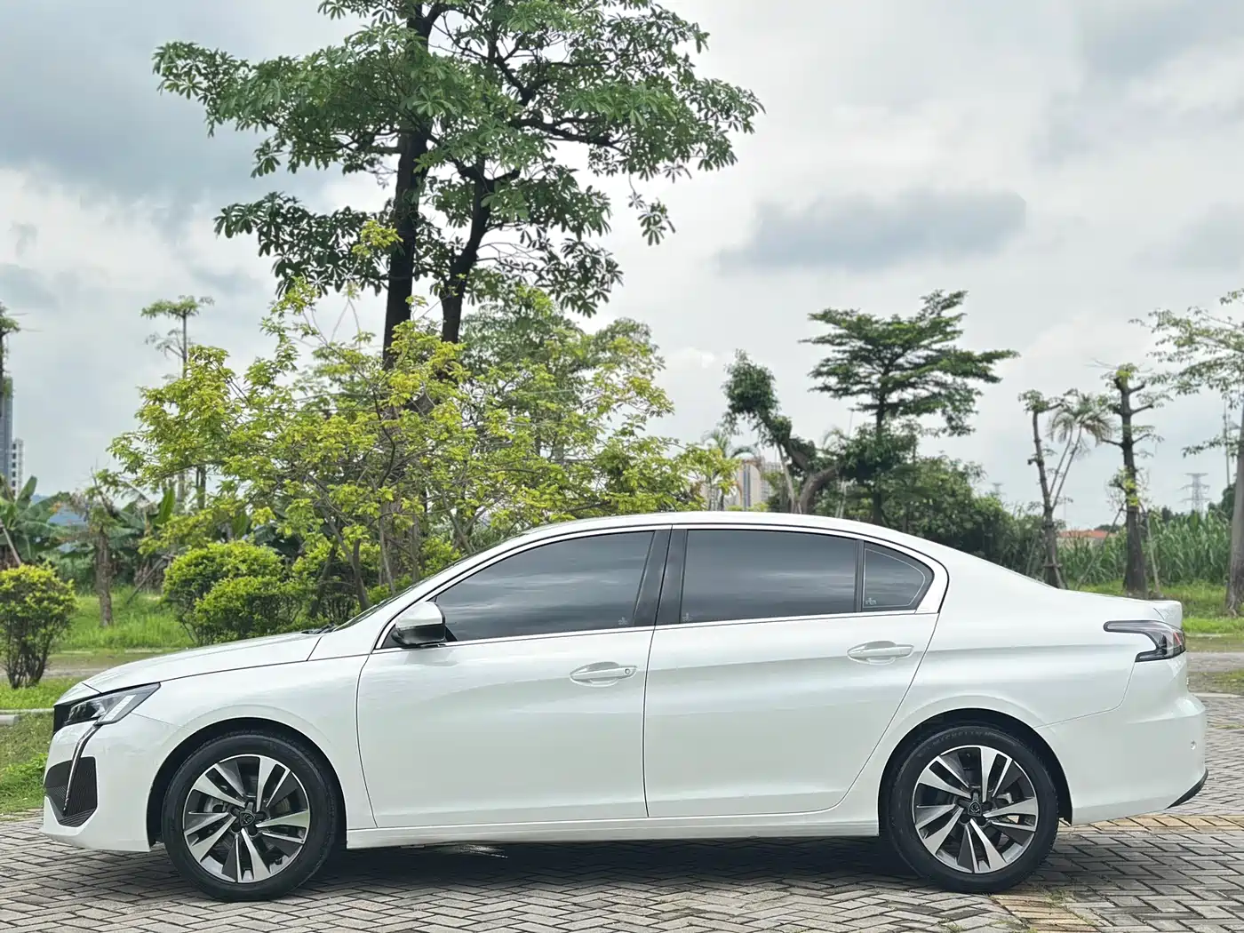 Peugeot 408 2022 1.6T Dream Chaser Edition фото 10