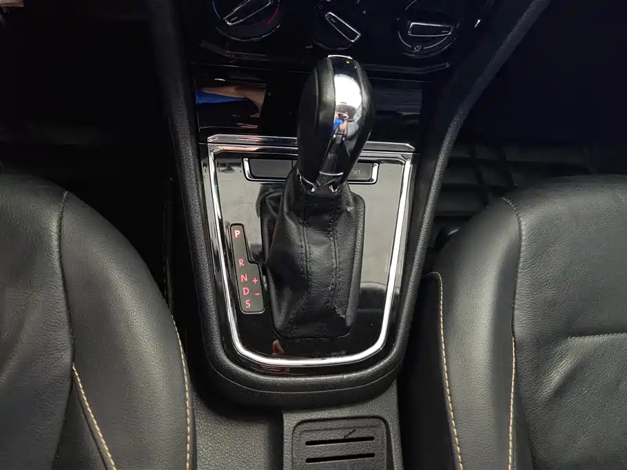 Volkswagen Bora 2016 Model 1.6L Automatic Fashion фото 16