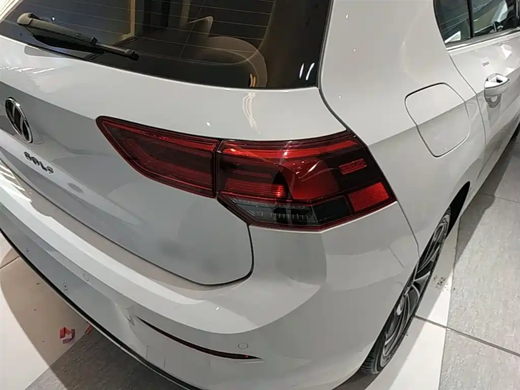 Volkswagen Golf 2023 280TSI DSG Pro фото 8