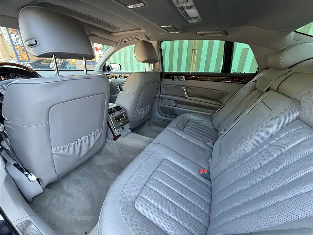 Volkswagen Phaeton 2011 3.6L V6 5-Seater Extended Comfort фото 8