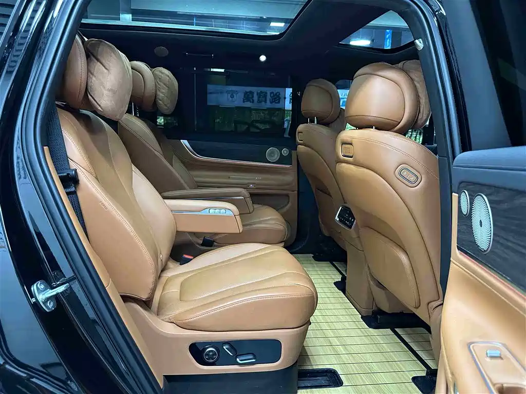 AITO Wenjie AITO M9 2024 Range Extender Max 52kWh 6-seater фото 13