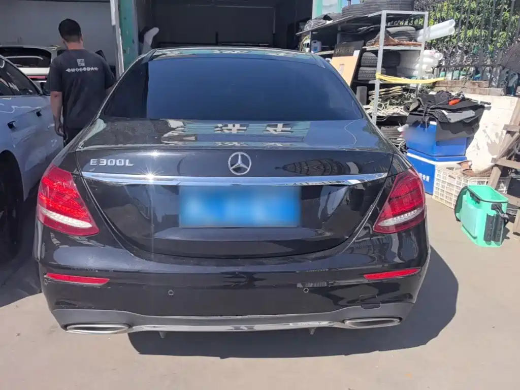 Фото 6 - Mercedes-Benz E-Class