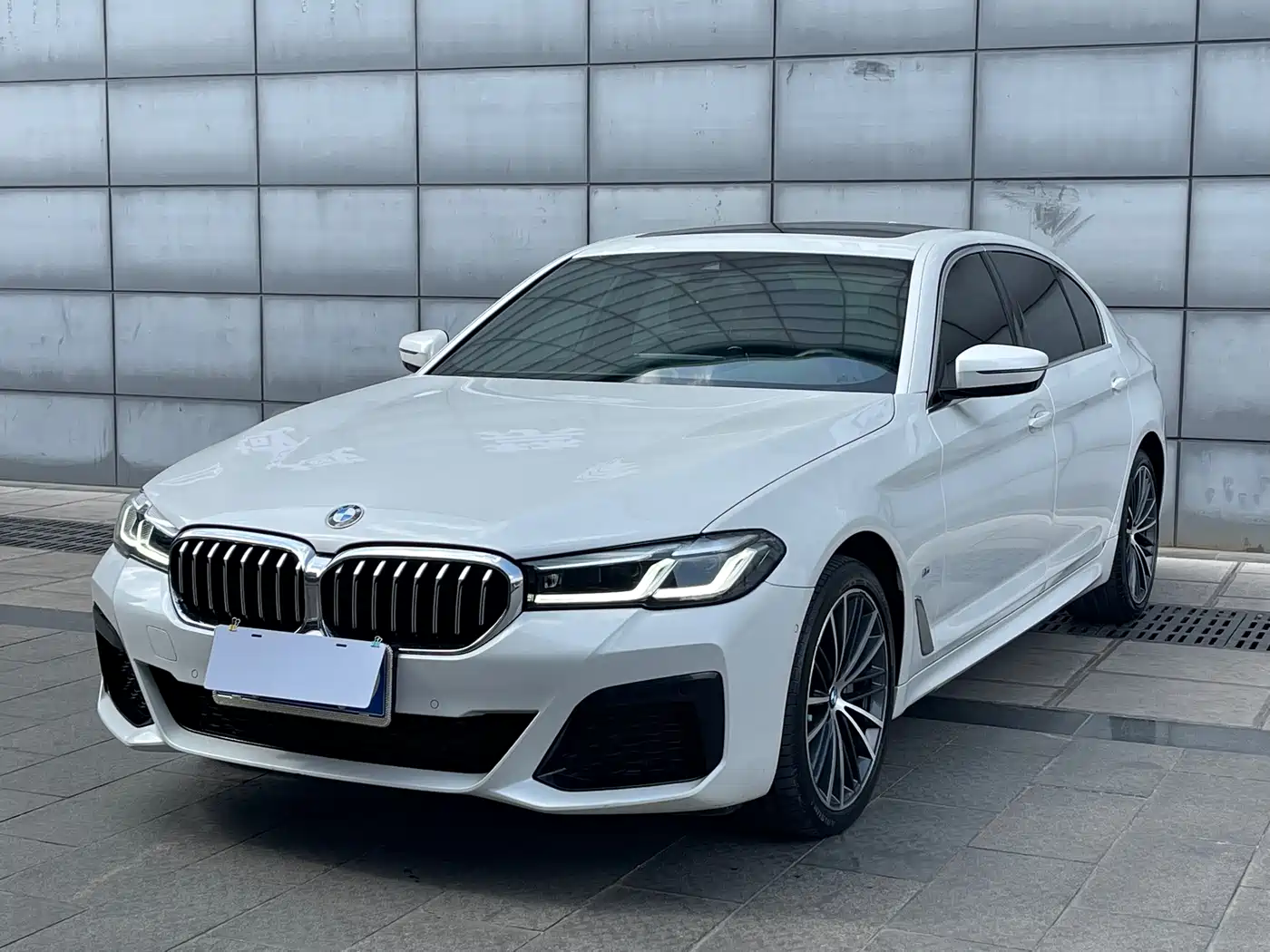BMW 5 Series 2022 530Li Leading M Sport Package