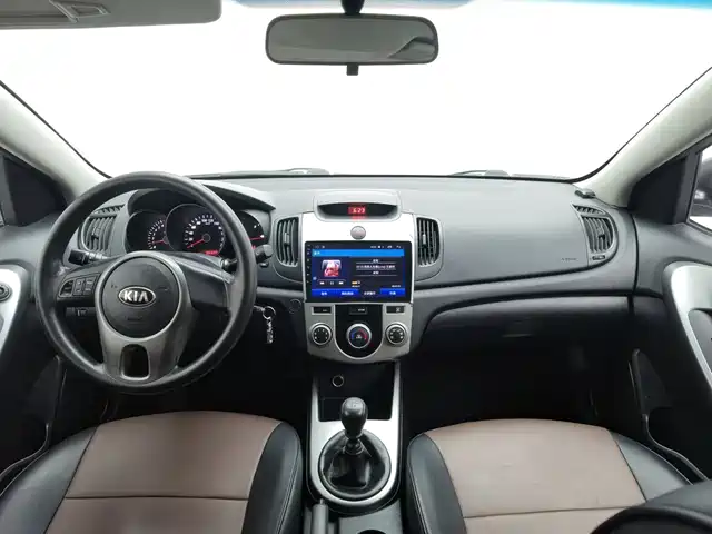 Kia Forte 2012 1.6L MT GL Commemorative Edition — фото 5