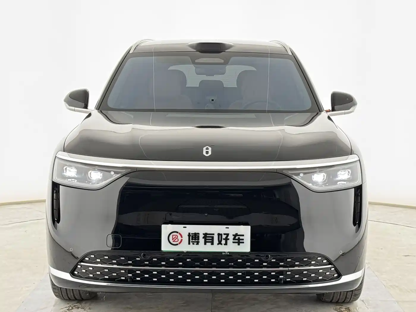 AITO Wenjie AITO M8 2025 Range Extender Max+ Edition 53.4kWh 5-seater фото 4