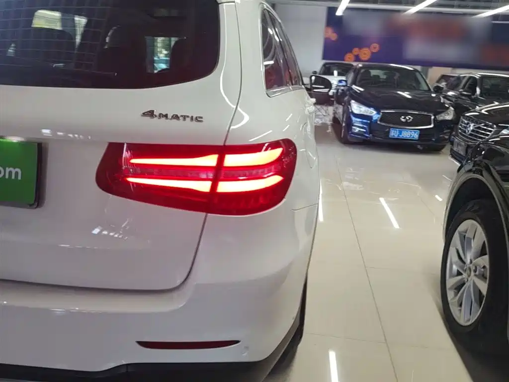 Mercedes-Benz GLC 2017 GLC 300 4MATIC Dynamic фото 8