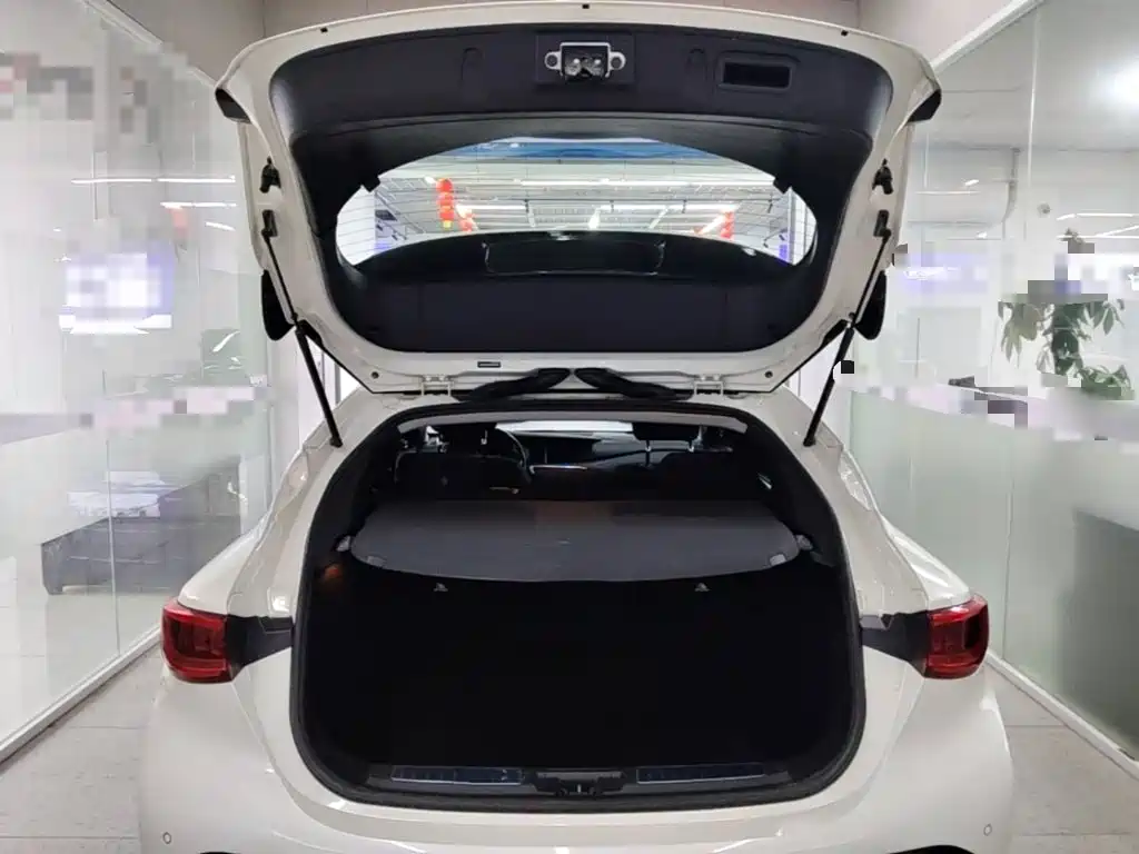 Infiniti QX30 2017 2017 Model 1.6T 2WD Sport