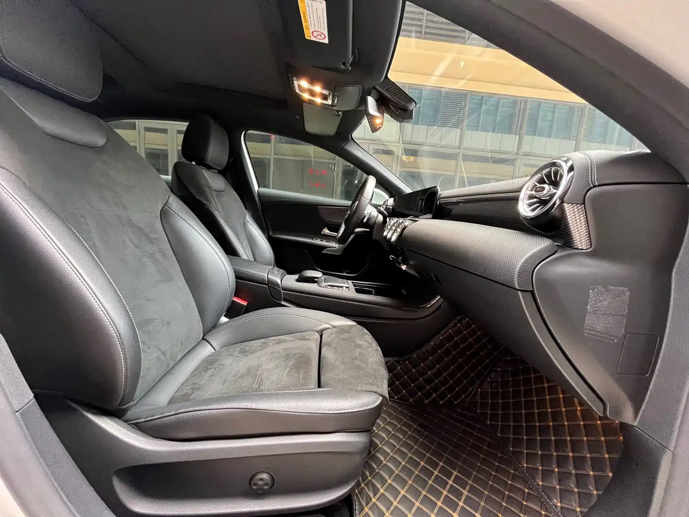 Mercedes-Benz A-Class 2021 A 200 L Sport Sedan Fashion Edition фото 12