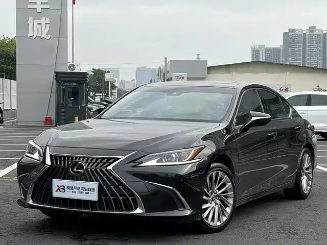 Lexus ES 200, Совершенство