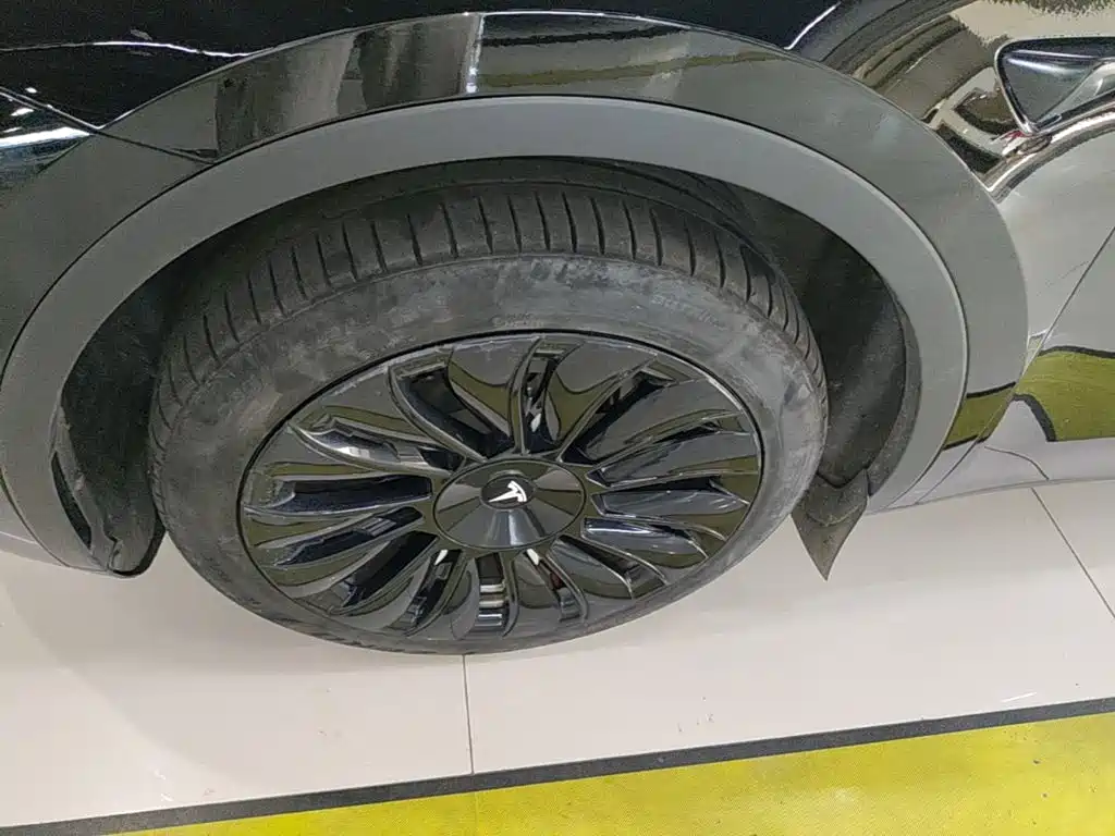 Фото 23 - Tesla Model Y