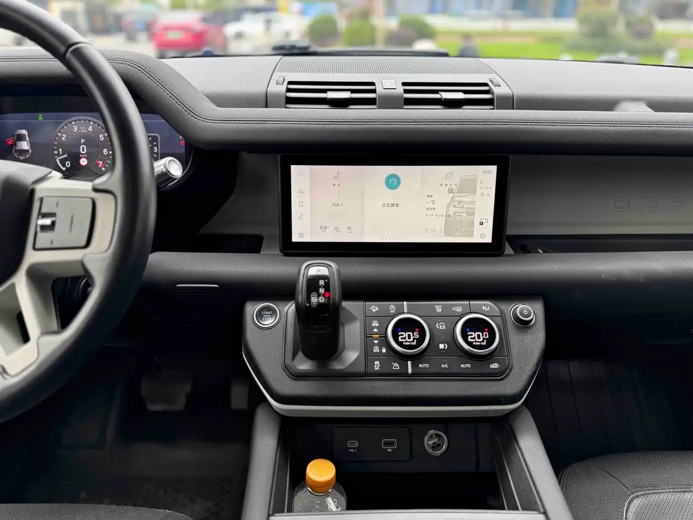 Land Rover Defender 2020 110 P400 Dark Special Edition фото 6