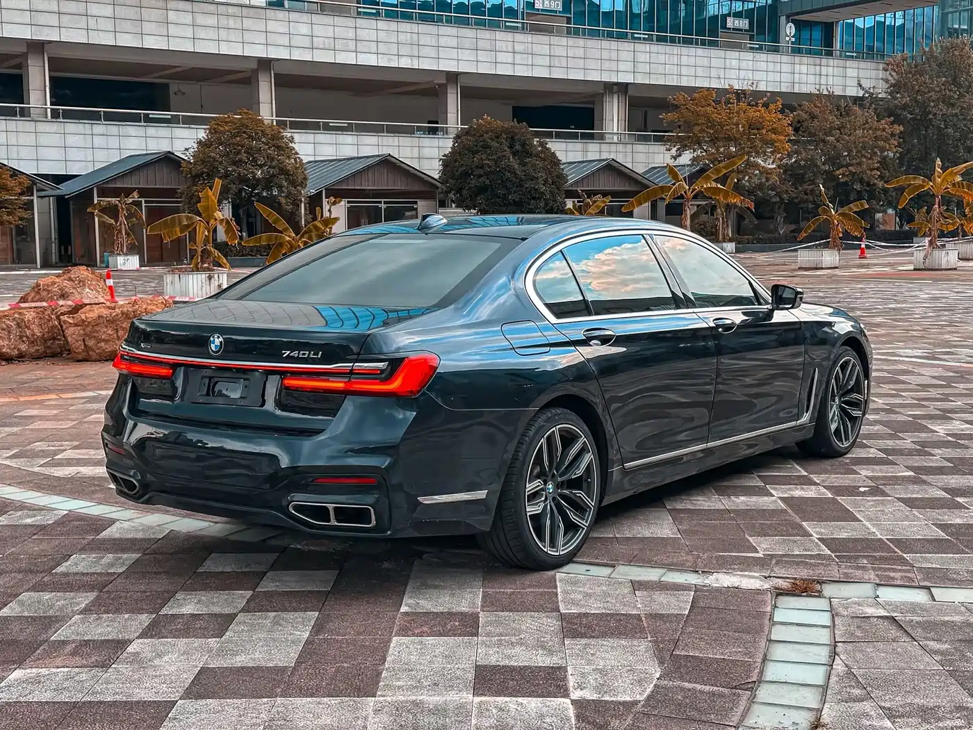 Photo 9 - BMW 7 Series