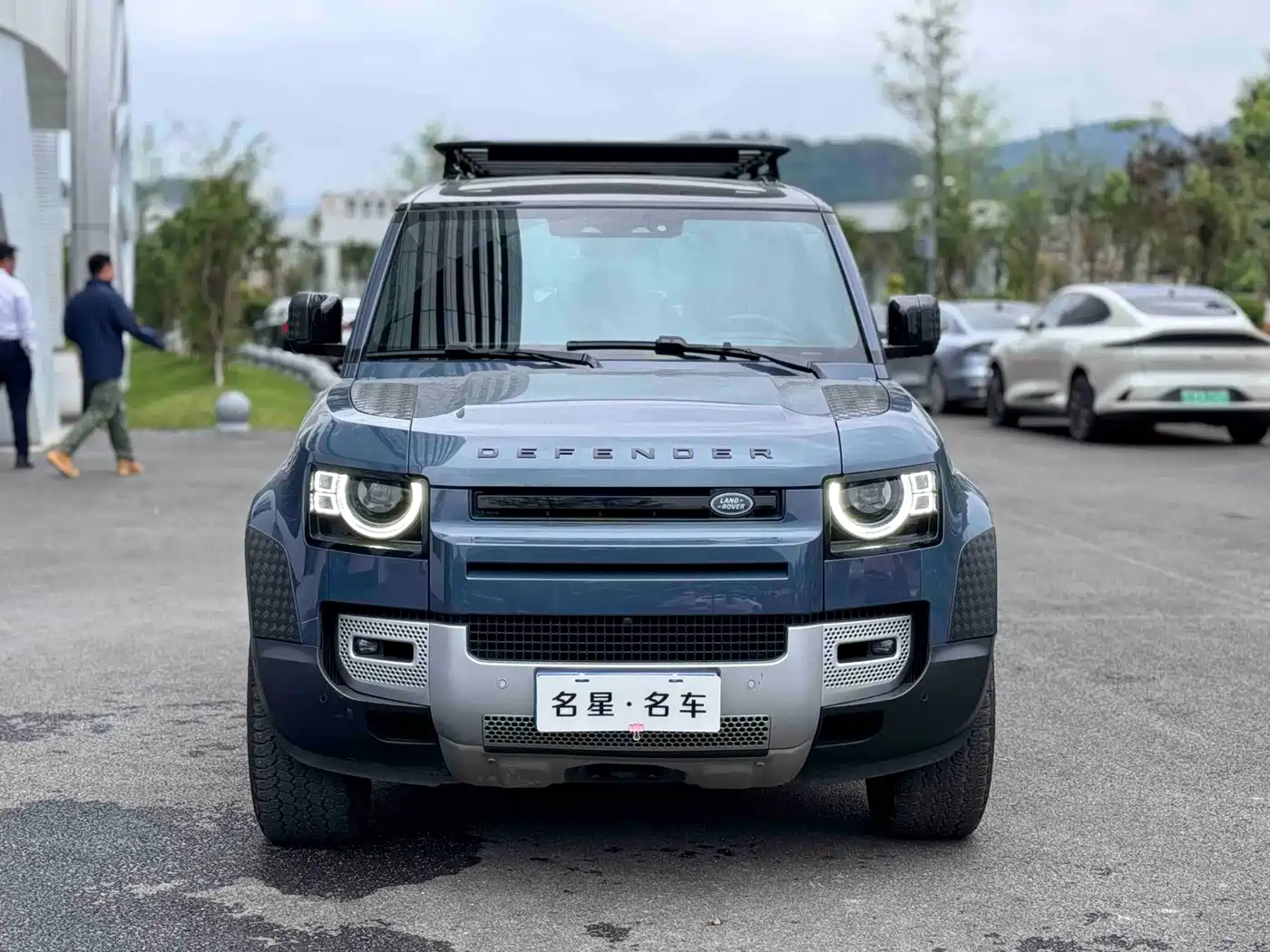 Land Rover Defender 2020 110 P400 Dark Special Edition фото 2